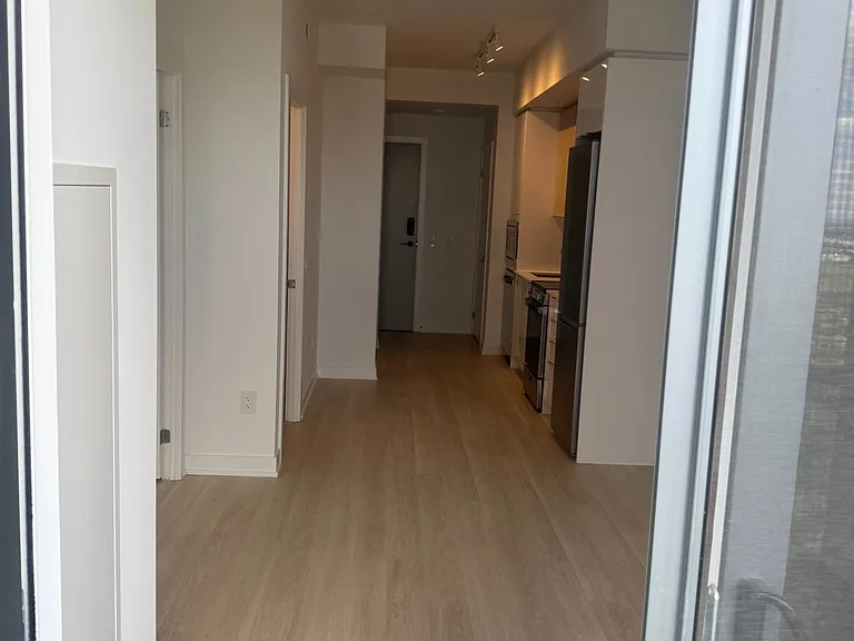 5105 Hurontario St #2910 — Photo 11