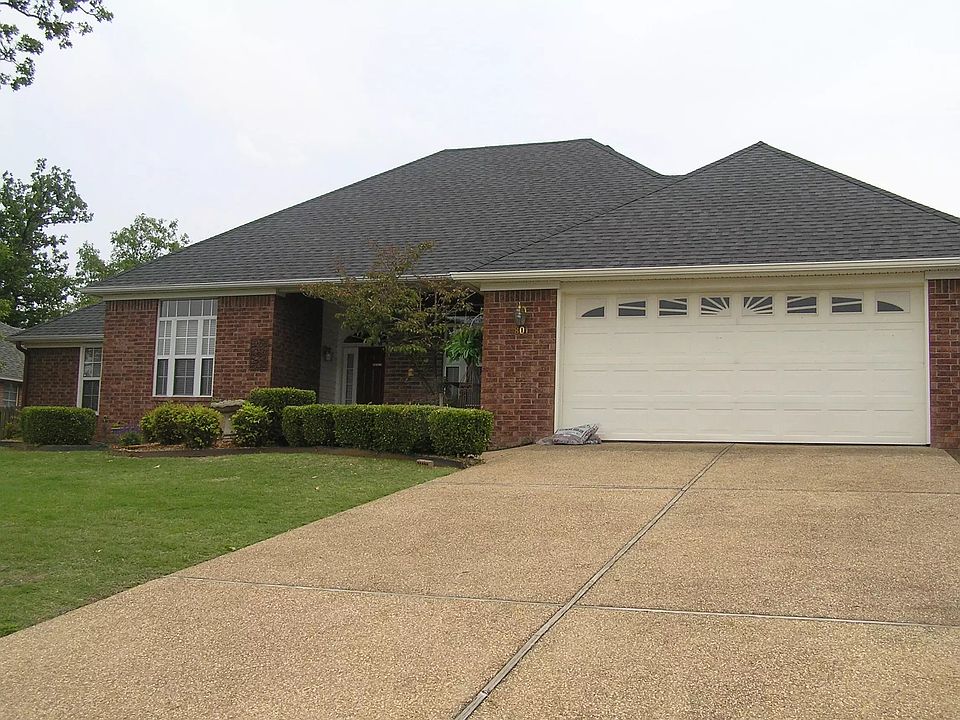 1st image of 801 Fir Dr