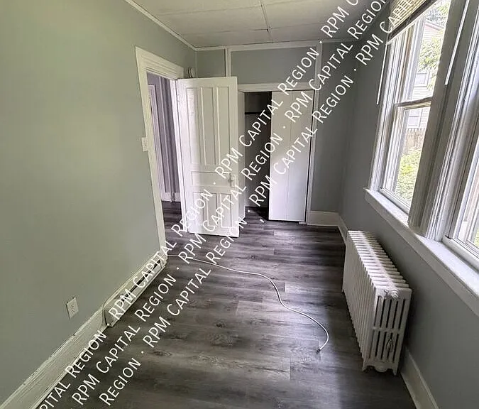 852 Union St #D — Photo 5