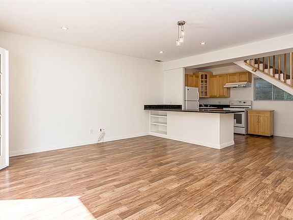 2nd image of 2226 Penmar Ave