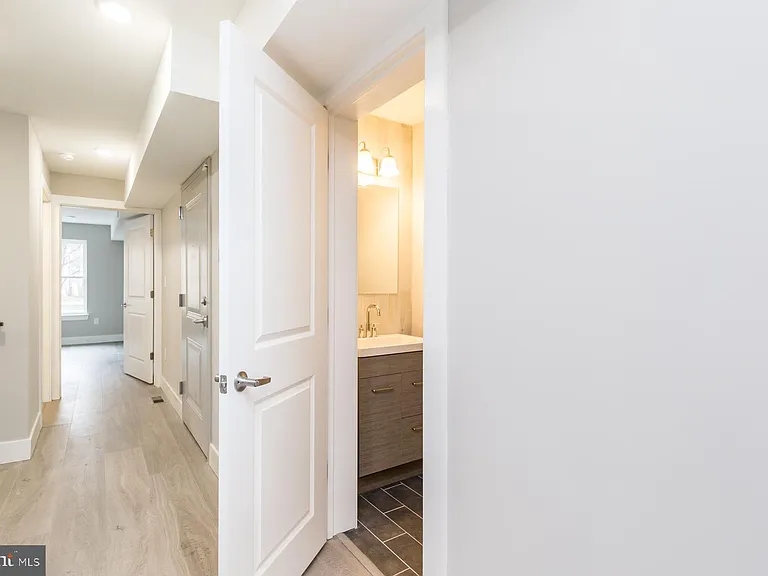 1724 N Marshall St #B — Photo 8