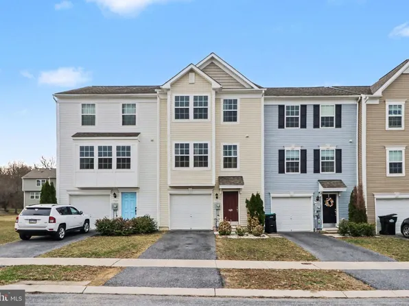 3566 Maplewood Ct, Fayetteville, PA 17222