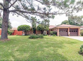 1011 S 23rd St, Nederland, TX 77627