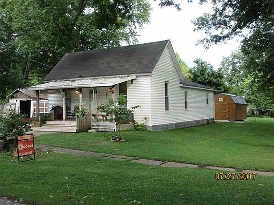 2nd image of 104 N Singer St