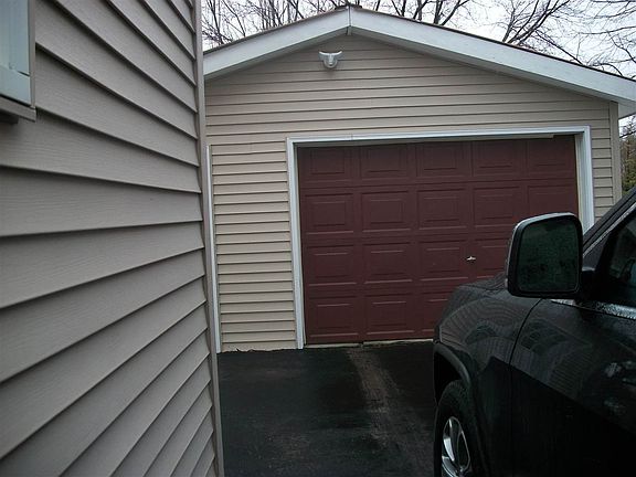 2nd image of 27 Kennedy Ct