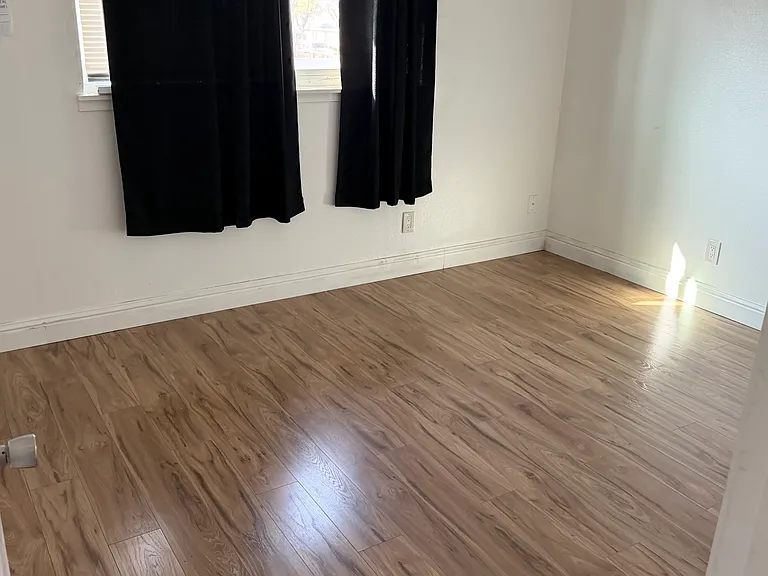 141 Starr Ave — Photo 5