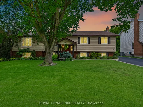 15 Park Rd S, Grimsby, ON L3M 2N8