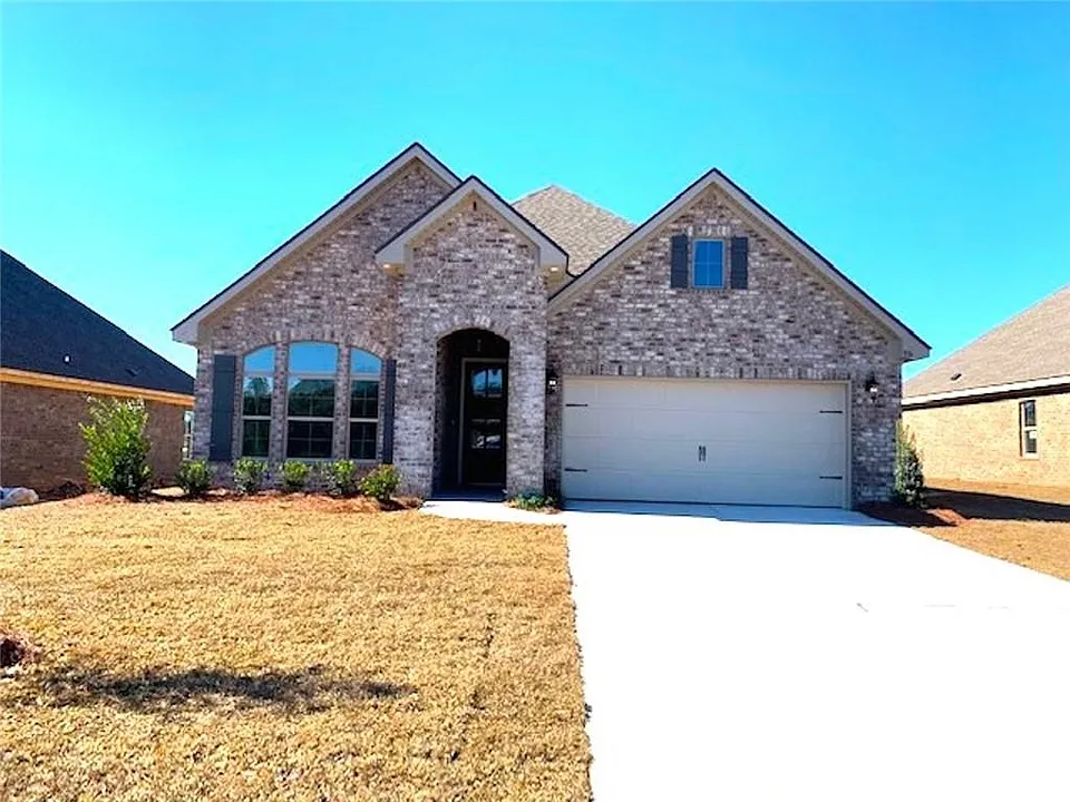916 Charleston Loop