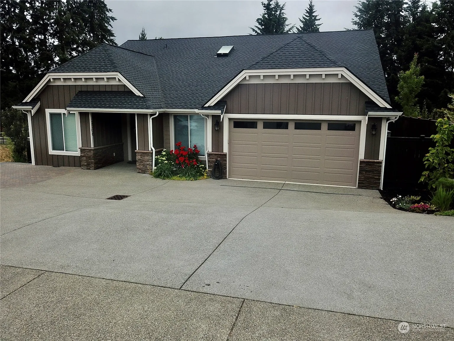 2706 Tasanee Court photo 1