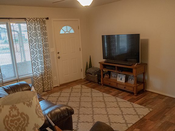 4th image of 1111 E Teresa Ave