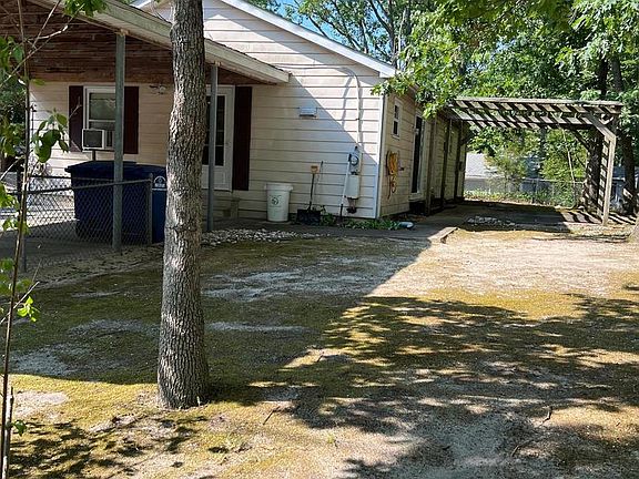 2nd image of 1300 E Lakeshore Dr