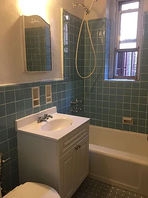 Rented by Zuz Realty | media 8