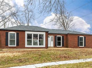 1542 Gold Leaf Dr, Saint Louis, MO 63146