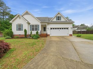 1616 Wet Stone Dr, Fuquay Varina, NC 27526