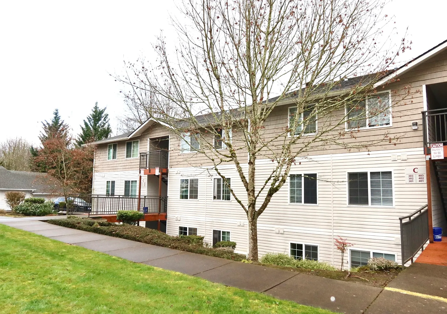 Vineyard Apartments — Photo 1