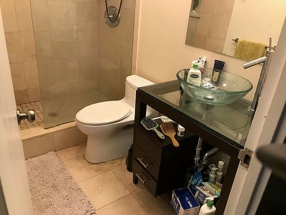 3rd image of 2800 N Lake Shore Dr APT 2209