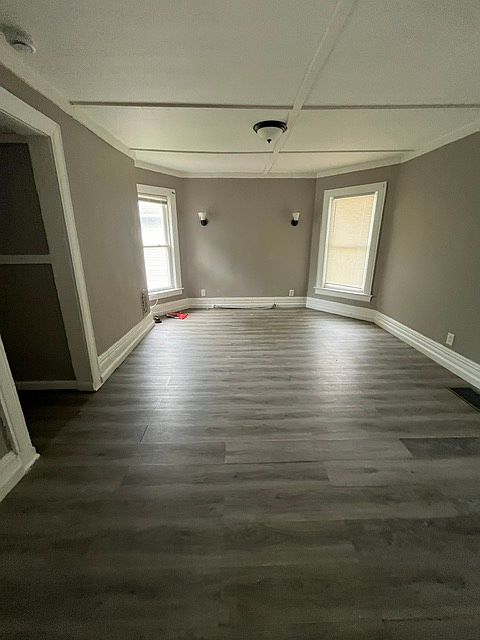 1st image of 151 Kenwood Ave