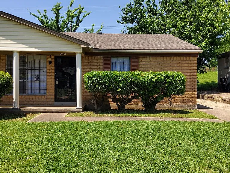 3677 Hillbrook Rd — Photo 1