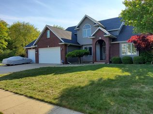 2511 Hearthstone Cir, Midland, MI 48642