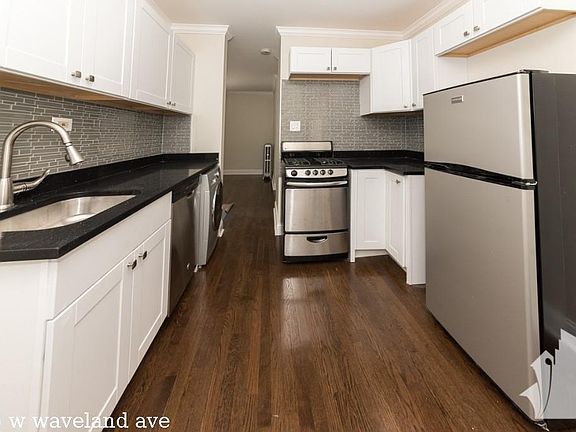 2nd image of 915 W Waveland Ave #1725