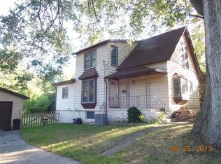 823 Kankakee Ave, Lowell, IN 46356
