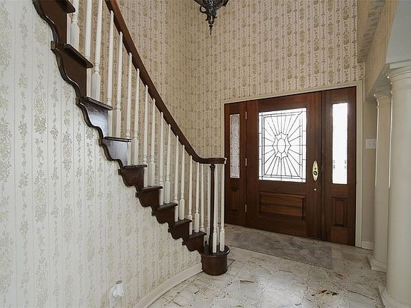 3rd image of 6027 Pebble Beach Dr
