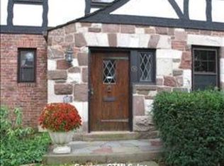 33 Fernwood Rd, West Hartford, CT 06119