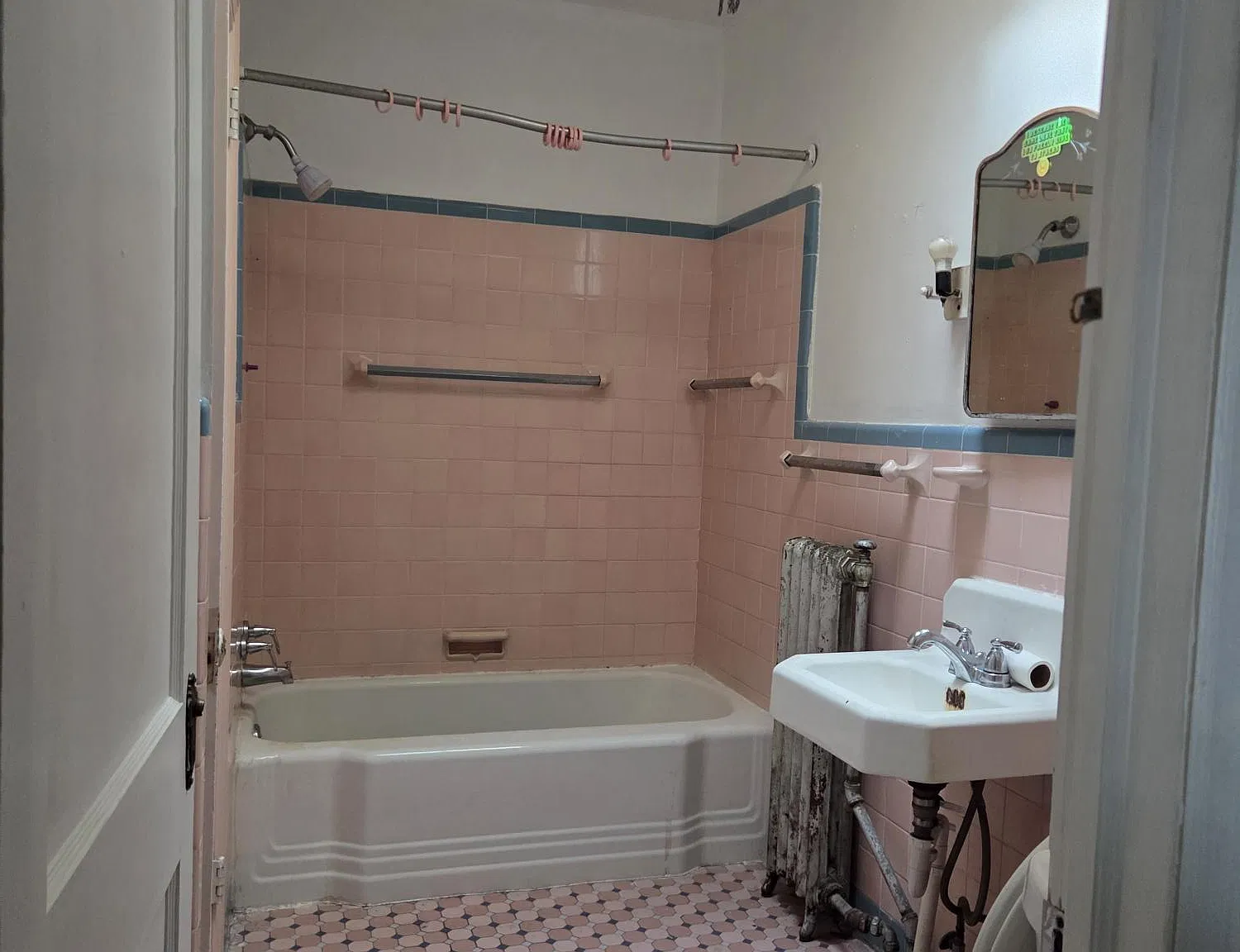 2 bed, 1000 sqft, $1,400 — Photo 2