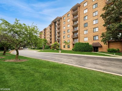 1717 W Crystal Ln Unit 701, Mount Prospect, IL, 60056