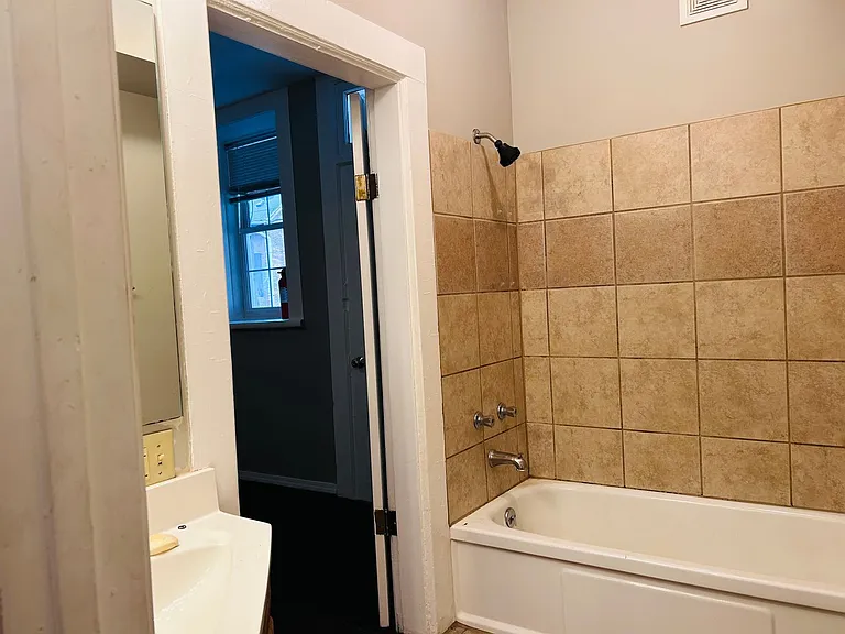 1737 Madison St — Photo 7
