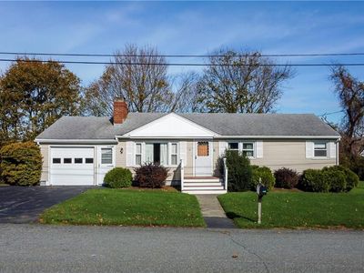 25 Philips Ave, Middletown, RI, 02842