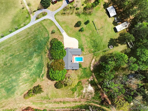2nd image of 1521 Chapel Rd