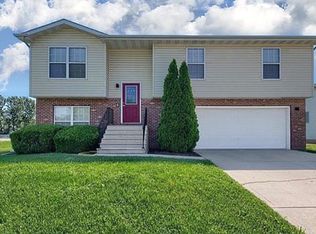 5 Sunfish Dr, Highland, IL 62249