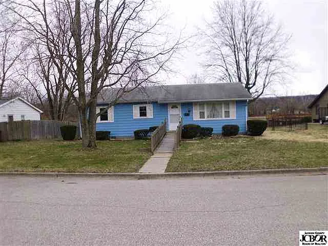 102 E Cummings St photo 1