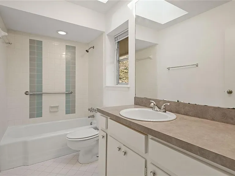 705 Edgewater Trl NW — Photo 29