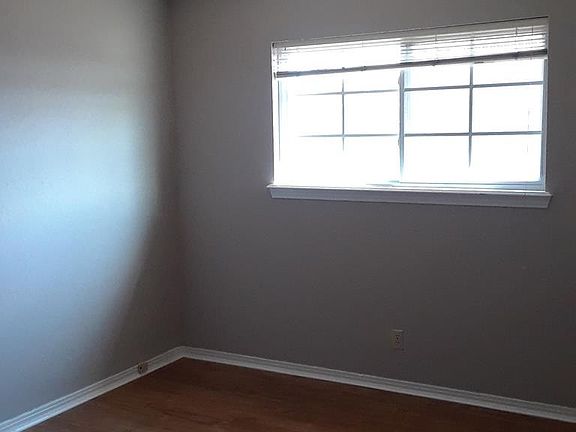 5th image of 2501 Treasure Hills Blvd APT 2