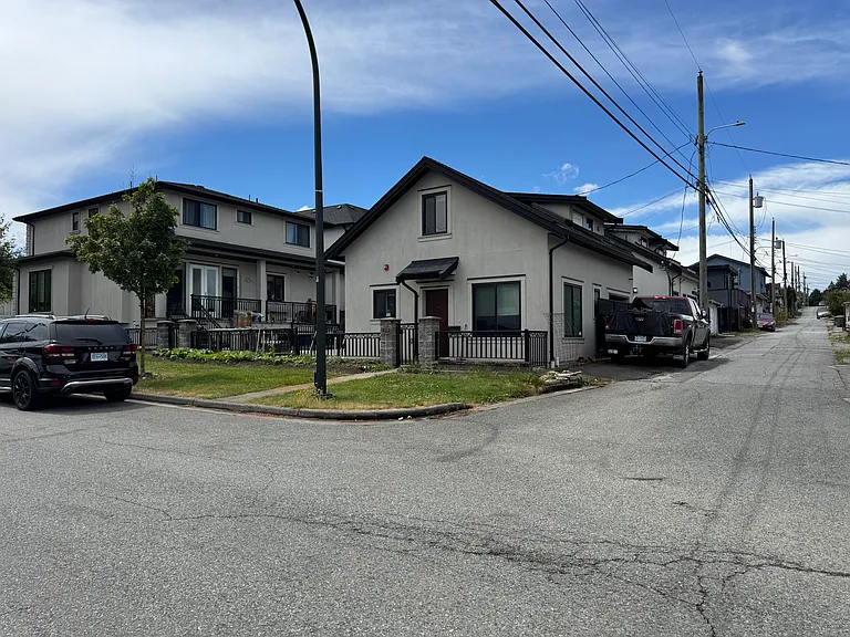 1777 Lillooet St #17 — Photo 2