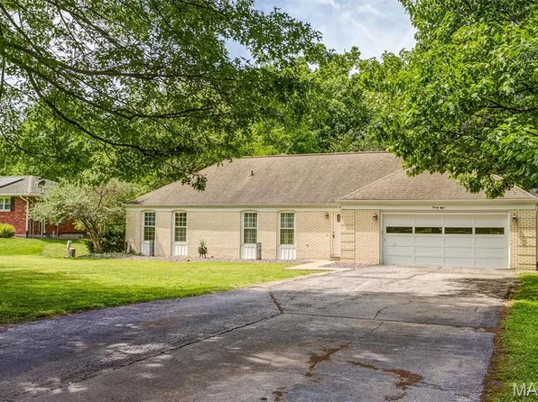 28 Oakwood Pl, Jerseyville, IL 62052