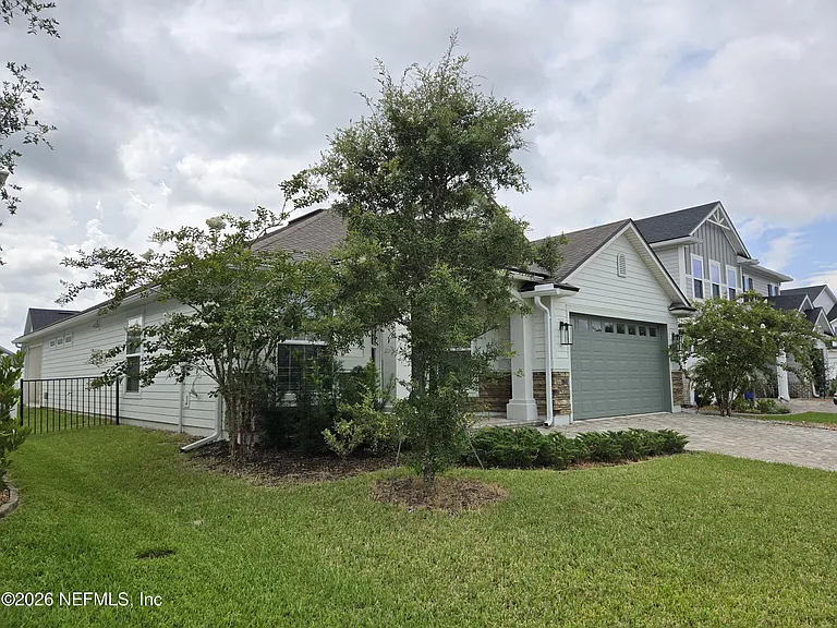 835 Silver Pine Dr — Photo 2