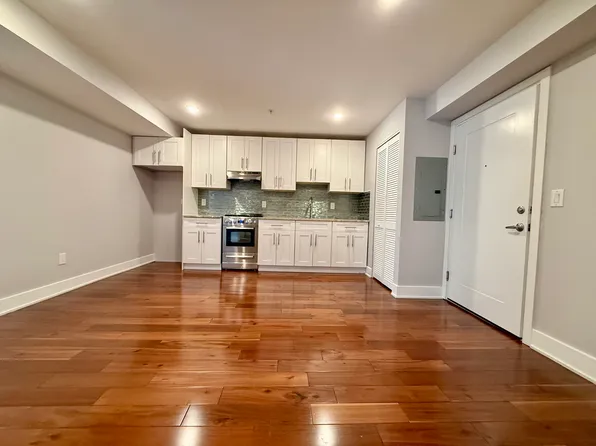 1003 S 4th St #26, Philadelphia, PA 19147