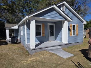 903 Della Sullins St, Tuskegee, AL 36083