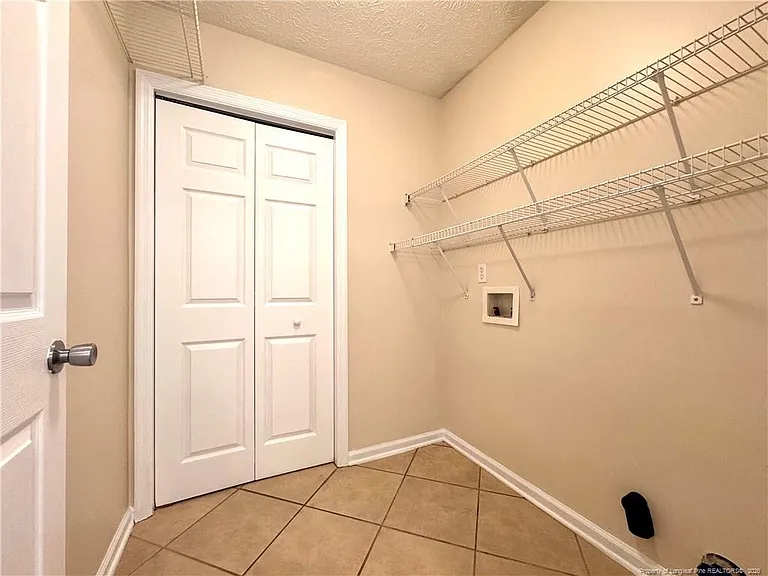 257 Lakeside Ln — Photo 9