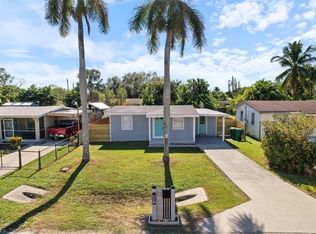3064 Connecticut Ave, Naples, FL 34112