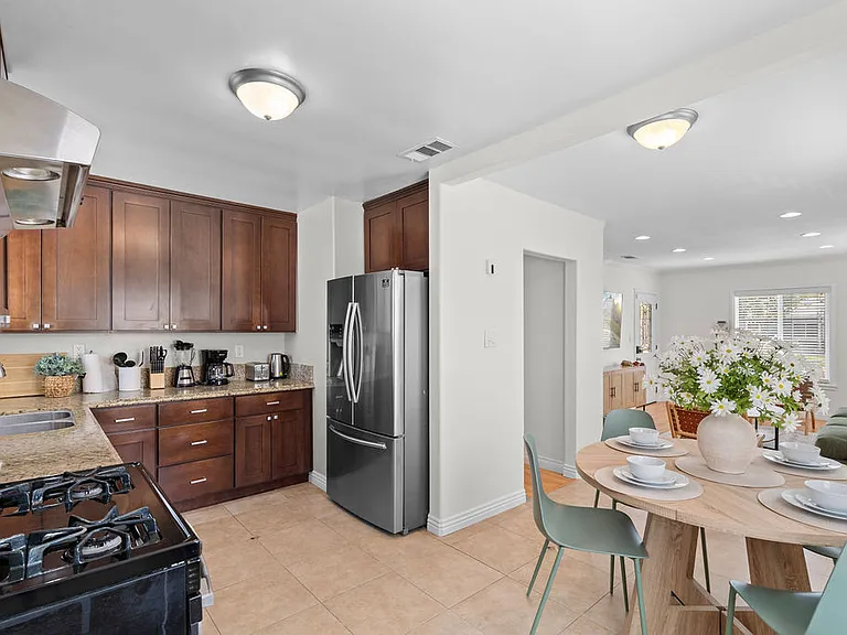 2109 N Valley St — Photo 20