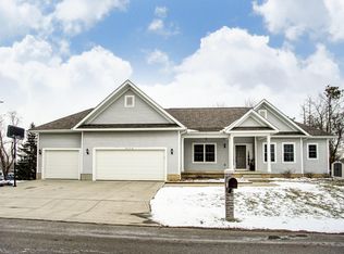 9114 Shawnee Trl, Powell, OH 43065