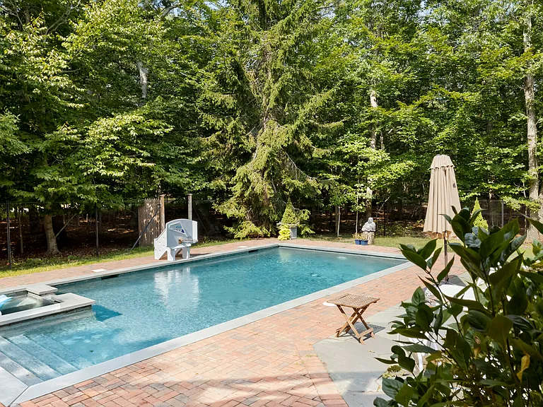 16 Alexis Ct — Photo 35
