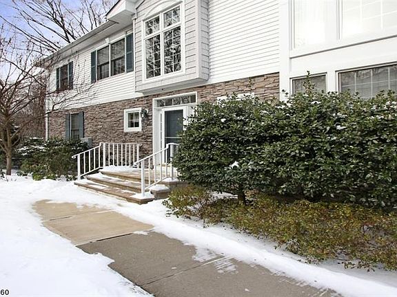2nd image of 36 Bovensiepen Ct