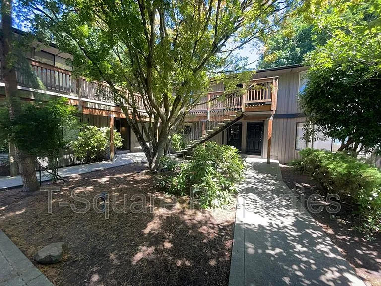7125 Rainier Dr #4 — Photo 9