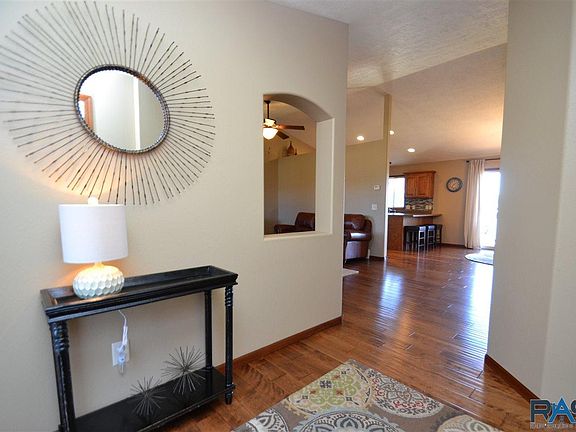 4th image of 5204 S Solono Ave