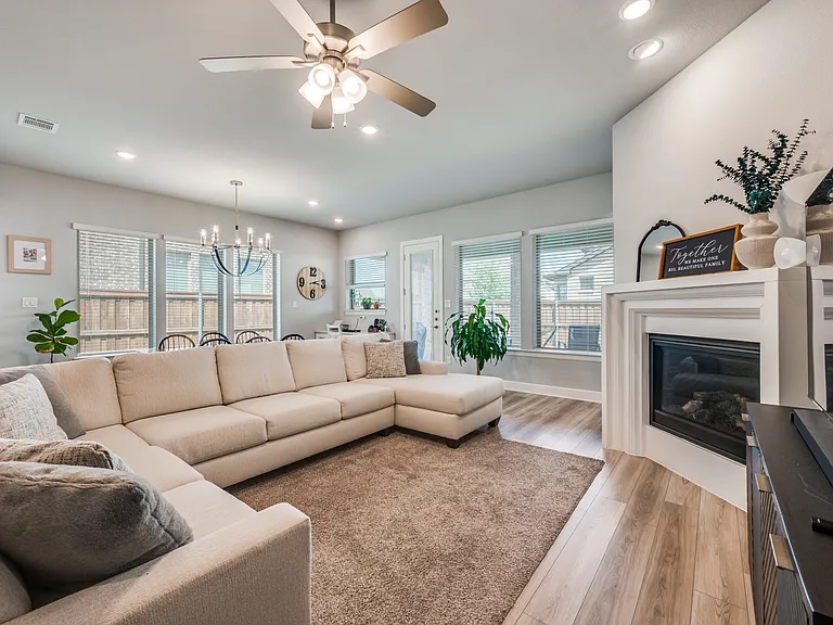 2703 Trinity Ridge St — Photo 6